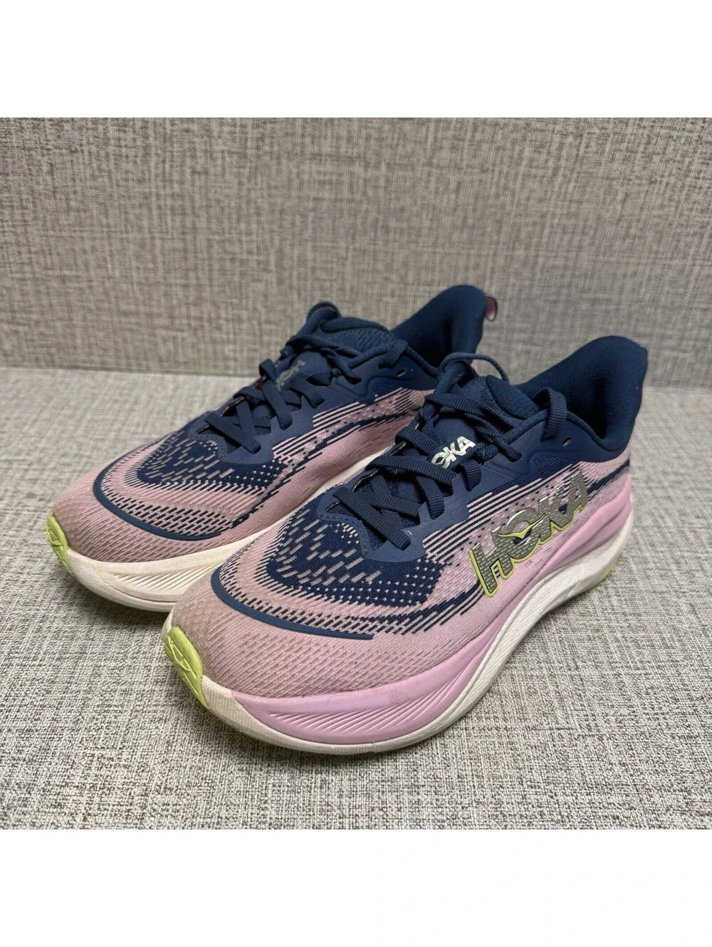 Hoka One Skyflow Womens Size 6 B Midnight Twilight Pink Running Shoe 1155113 MTW